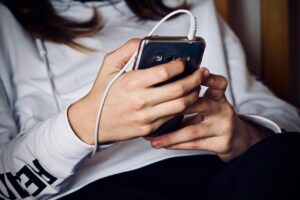 元カレの新彼女に対する辛い気持ちをどう乗り越えるべきか？
